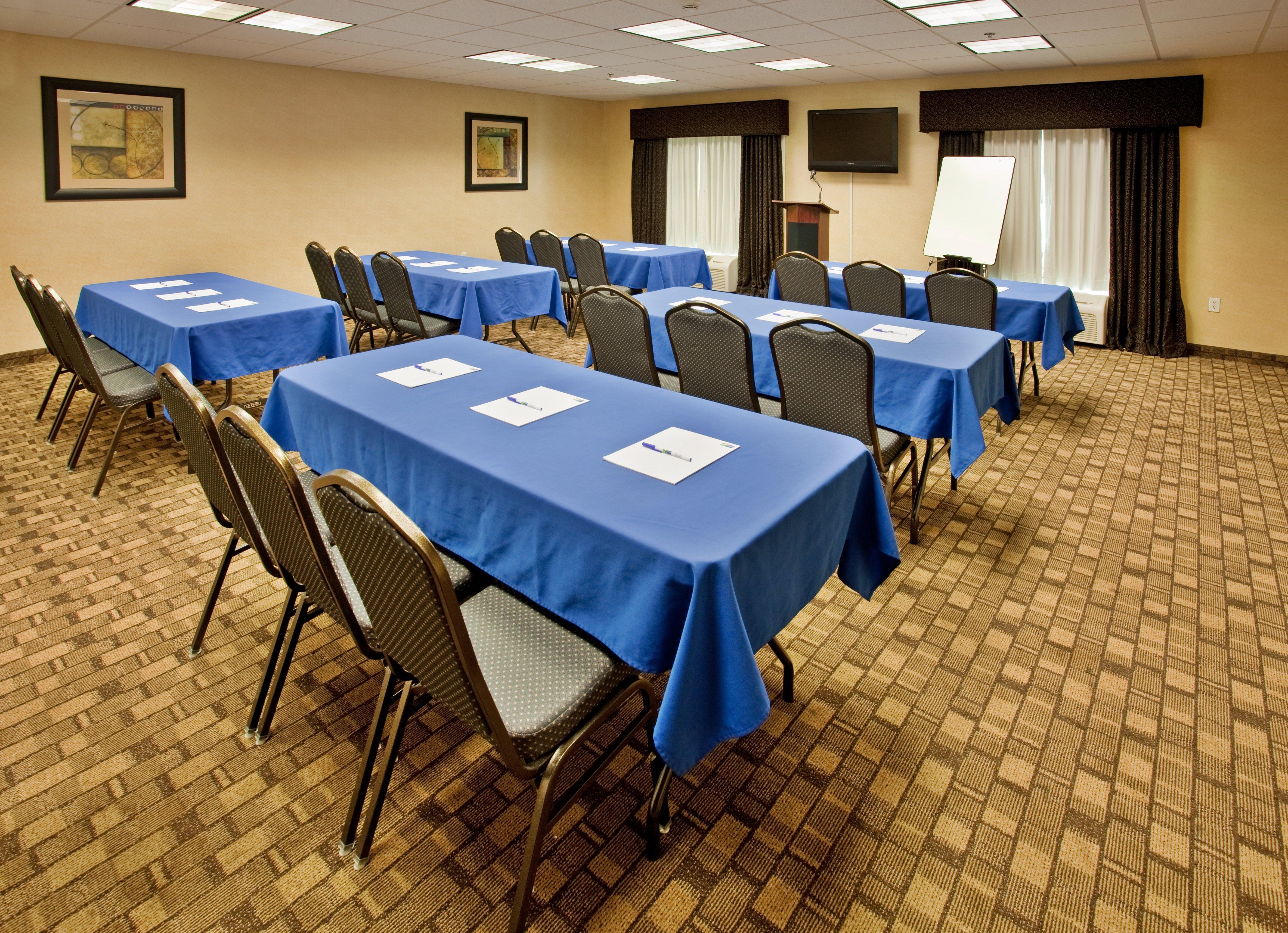 Holiday Inn Express Hotel & Suites Wichita Airport By Ihg Екстер'єр фото