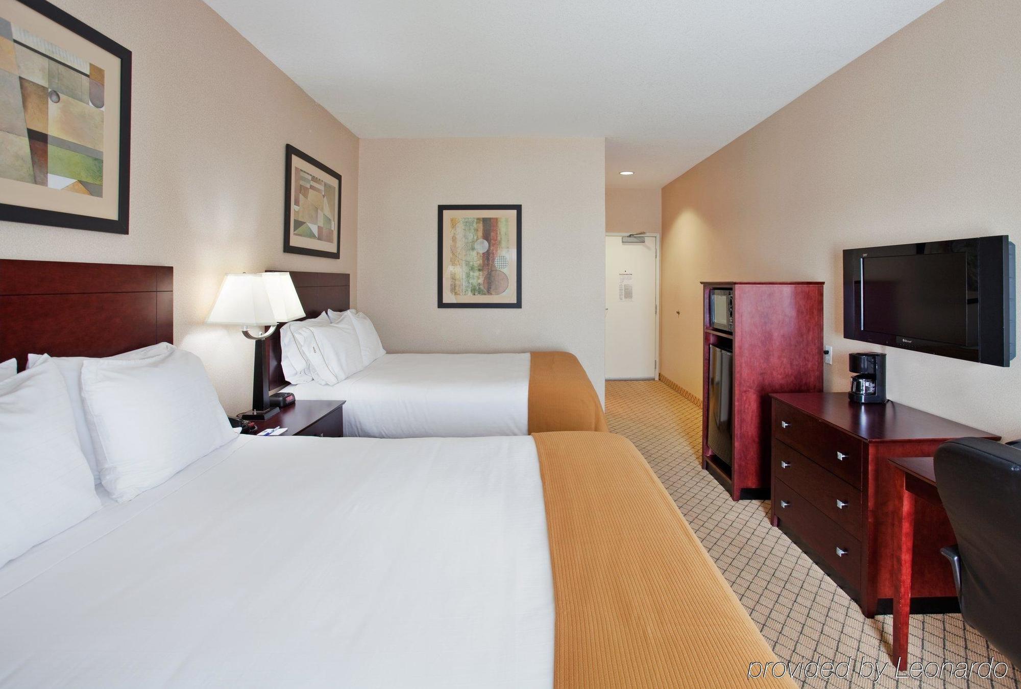 Holiday Inn Express Hotel & Suites Wichita Airport By Ihg Екстер'єр фото