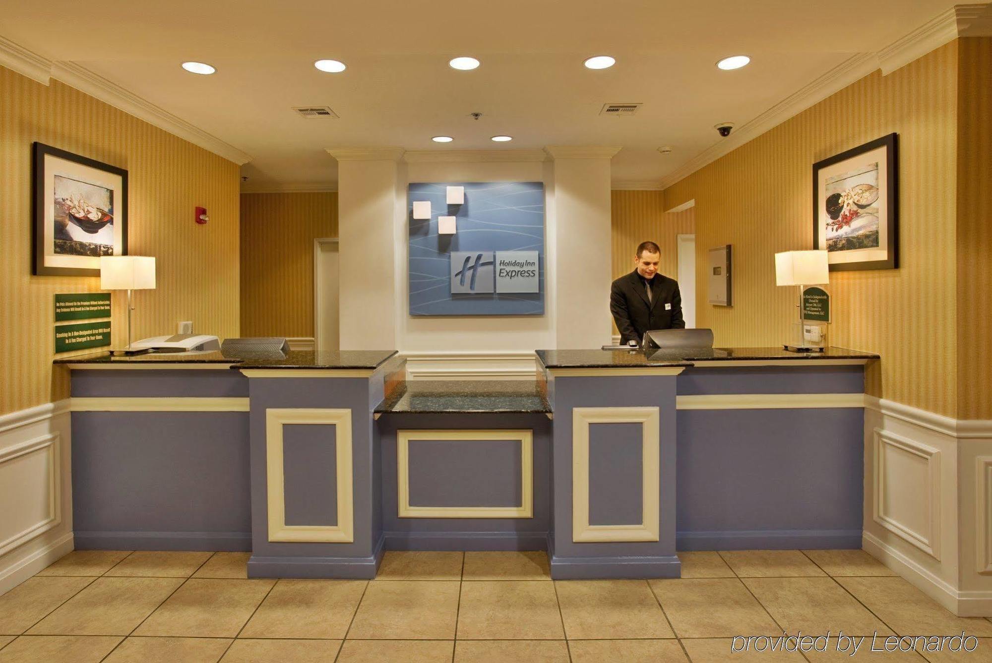 Holiday Inn Express Hotel & Suites Wichita Airport By Ihg Екстер'єр фото